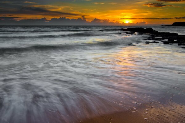 Paisaje del mar al atardecer