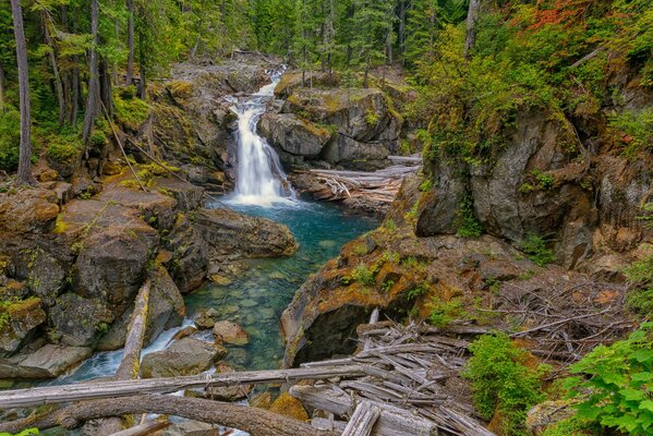 Washington among the rocks and waterfalls