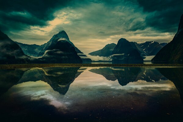 Sky mountains and lake in New Zealand