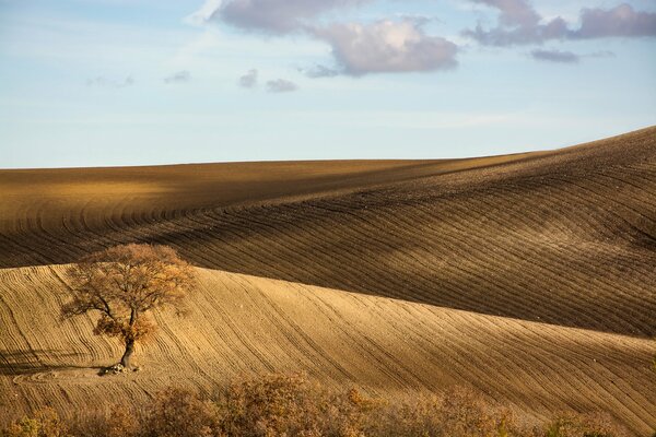 Collines italiennes dans les montagnes