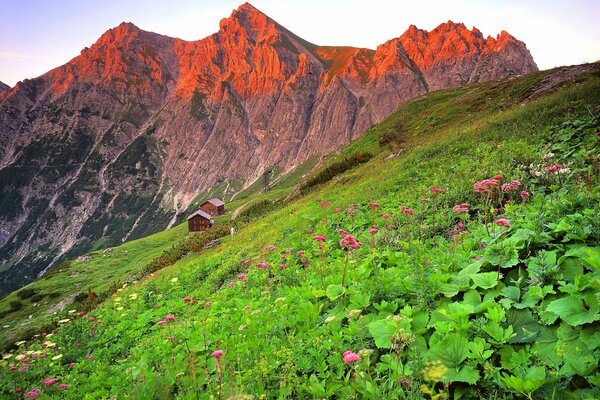 Sonnenuntergang Landschaft in den Bergen