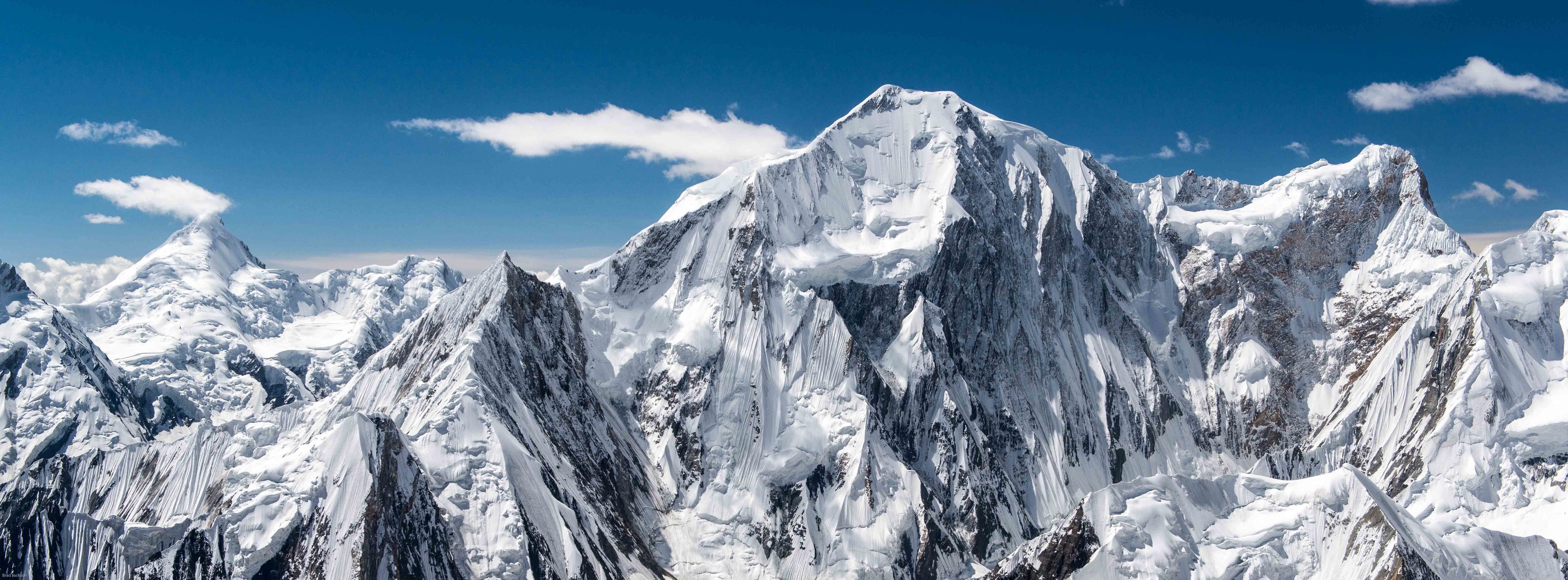 montañas nevadas cielo nubes