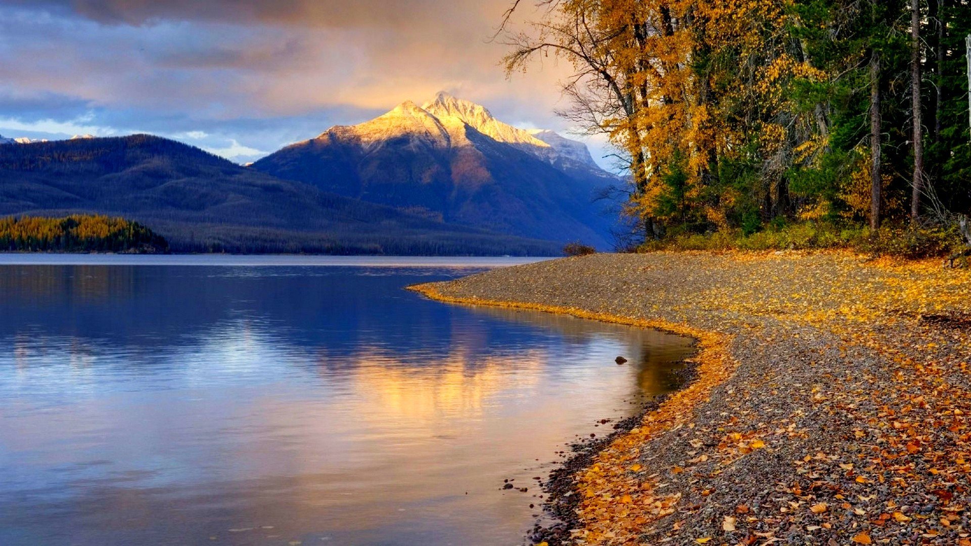 natura montagne cielo nuvole neve fiume acqua foresta parco alberi foglie colorato strada autunno caduta colori passeggiata