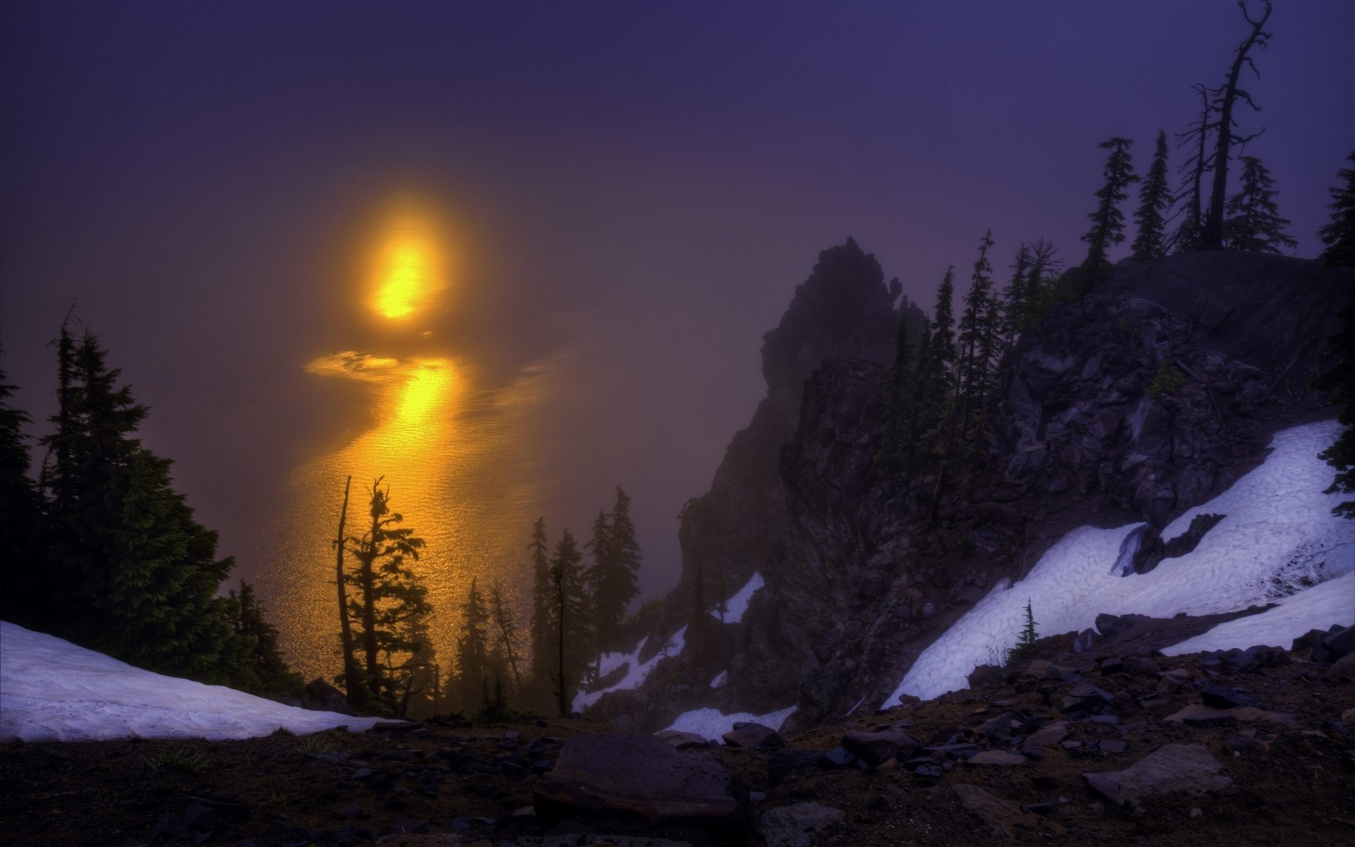 krater see crater lake nationalpark oregon crater lake morgendämmerung sonnenaufgang felsen bäume