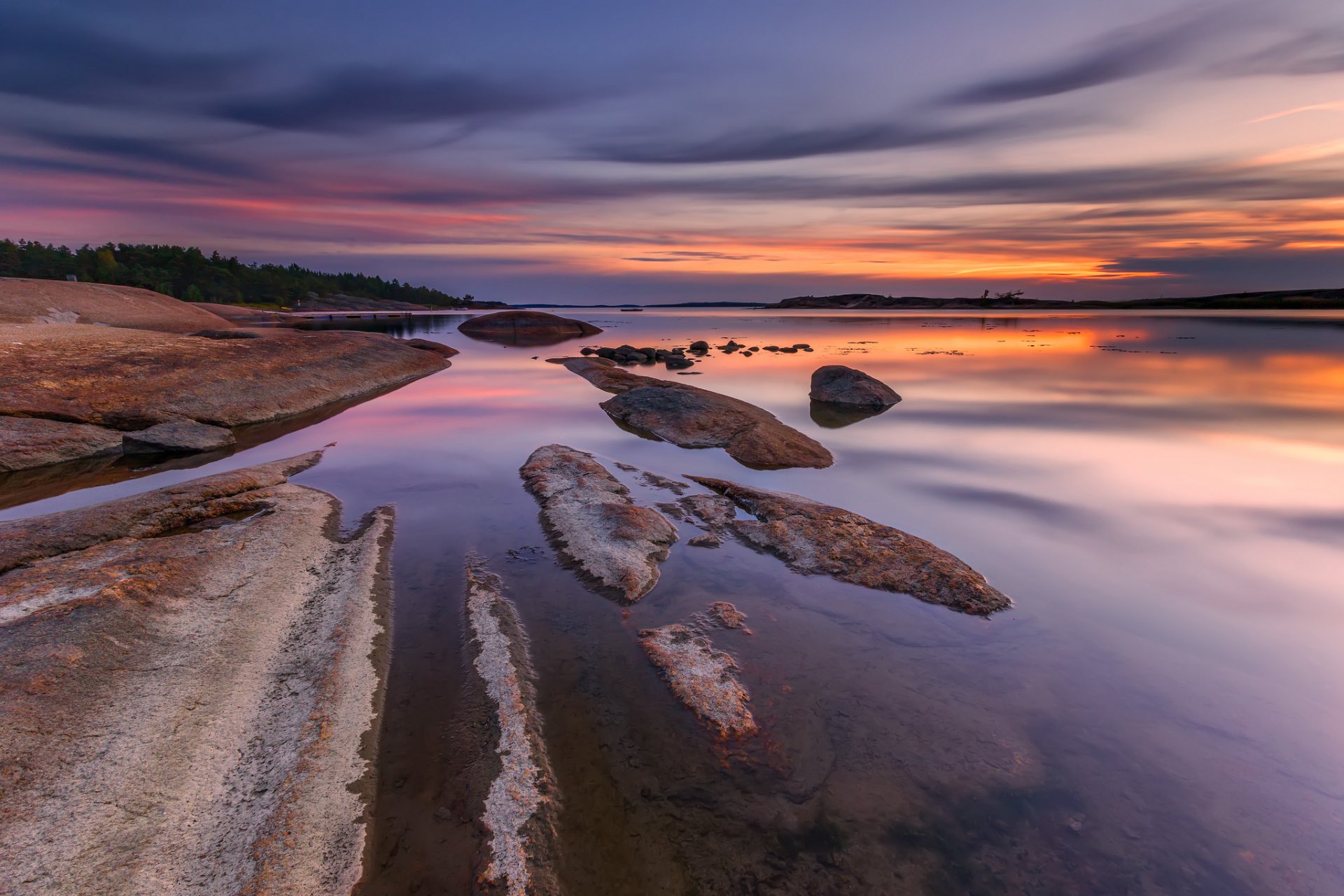 norwegen fluss wasser ufer steine felsen bäume abend sonnenuntergang himmel wolken reflexion