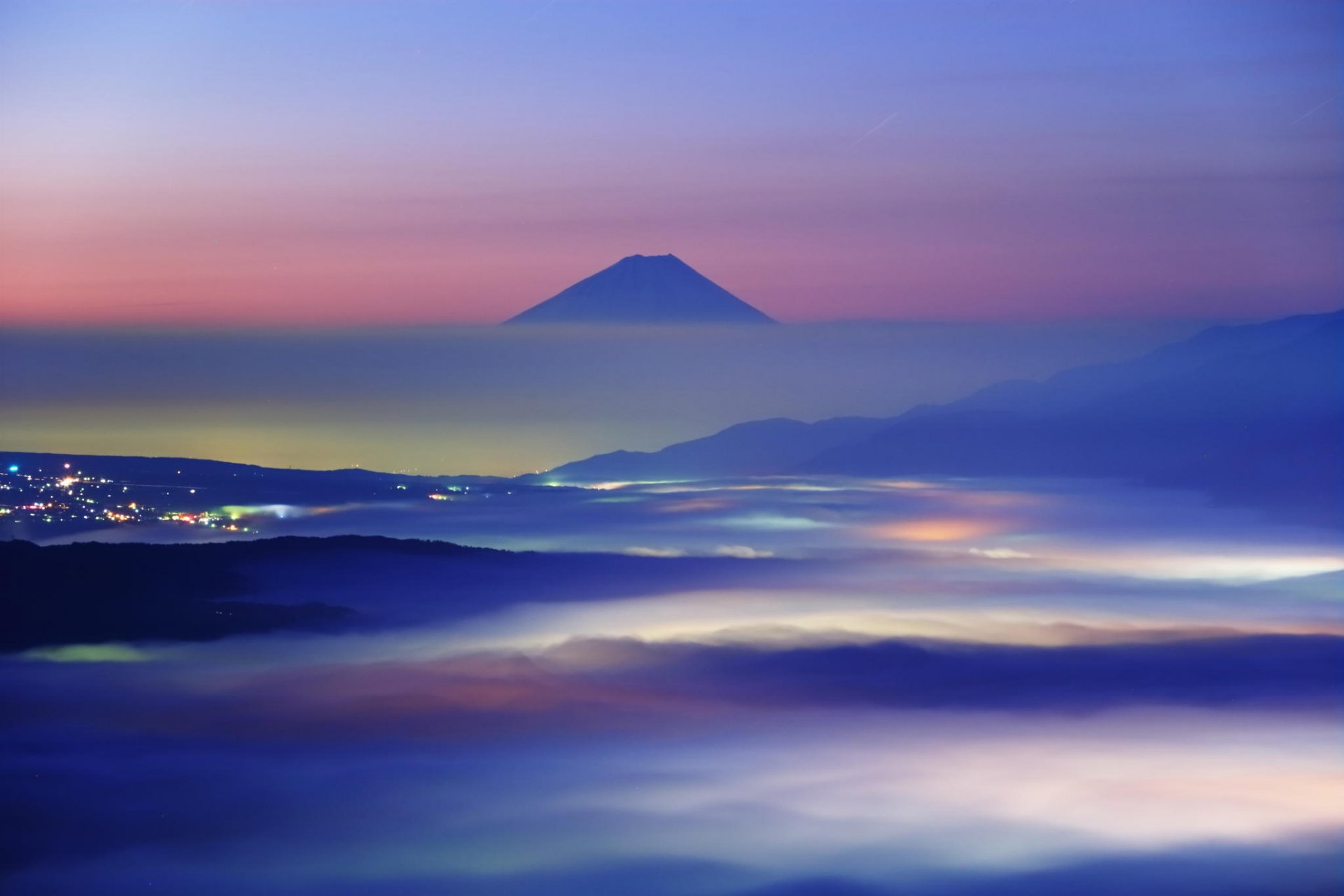 fuji giappone montagne nuvole alba paesaggio natura foschia città bagliore