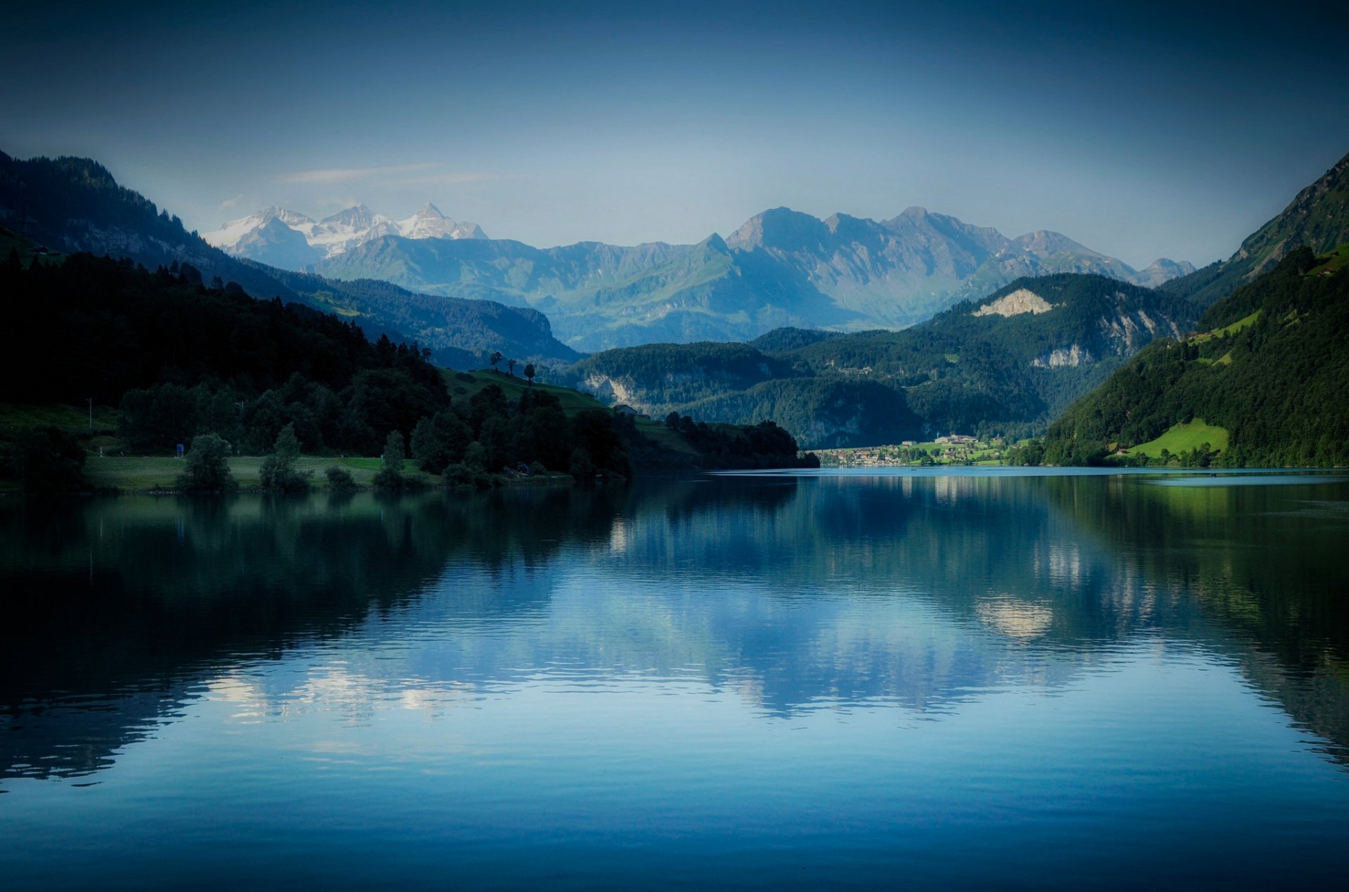 montagne foresta lago