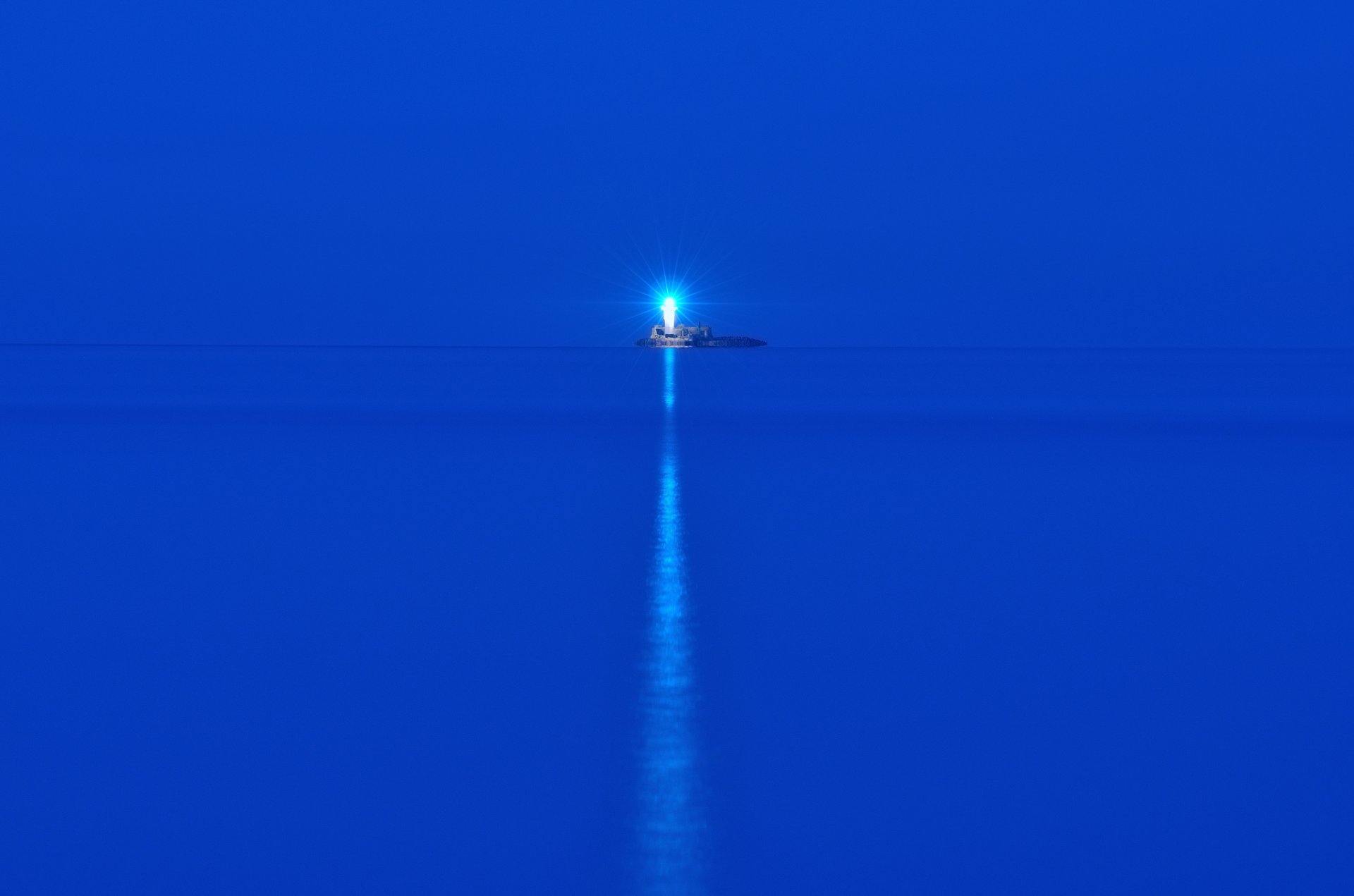 nuit mer île phare