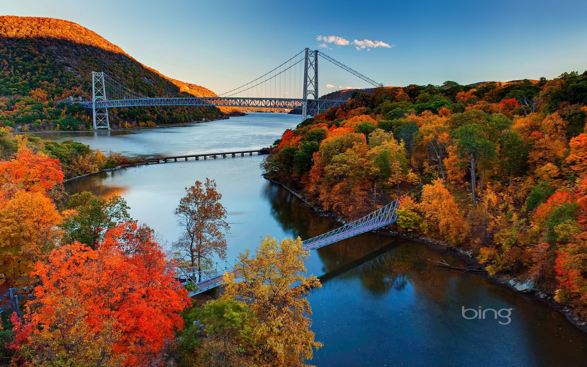 naturaleza puente bosque otoño cielo montañas colina río hojas escarlata