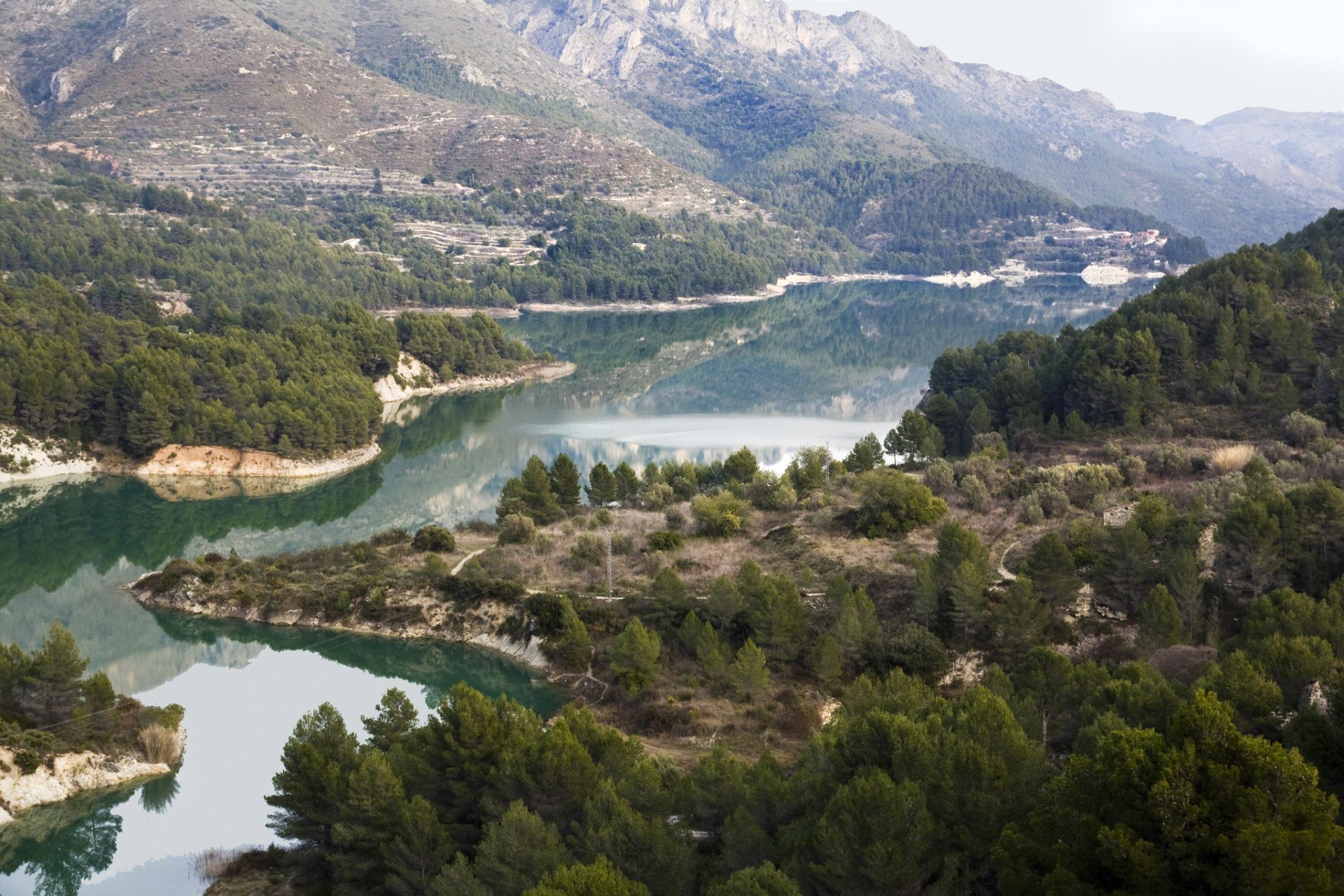 fiume guadalest valencia spagna fiume guadalest montagne foreste