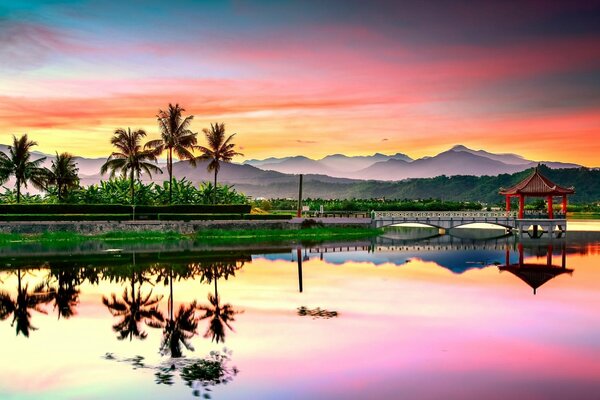 Aube, nuages et montagnes en Chine