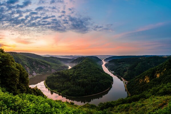 The natural winding of a quiet river