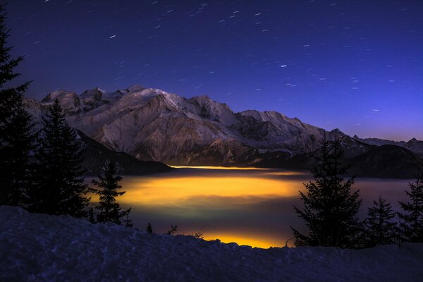 A magical night at the foot of the mountain