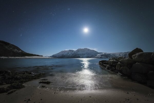 Una notte tranquilla nel nord della Norvegia