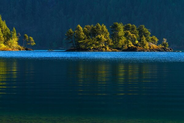 Canadian lakes, view of the island of Canada