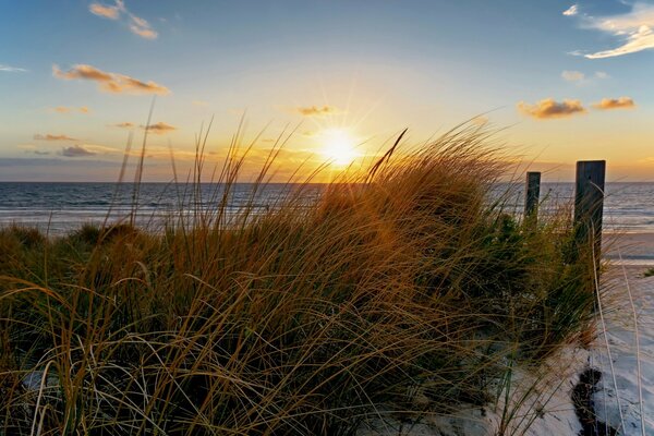 Winterstrand bei Sonnenuntergang