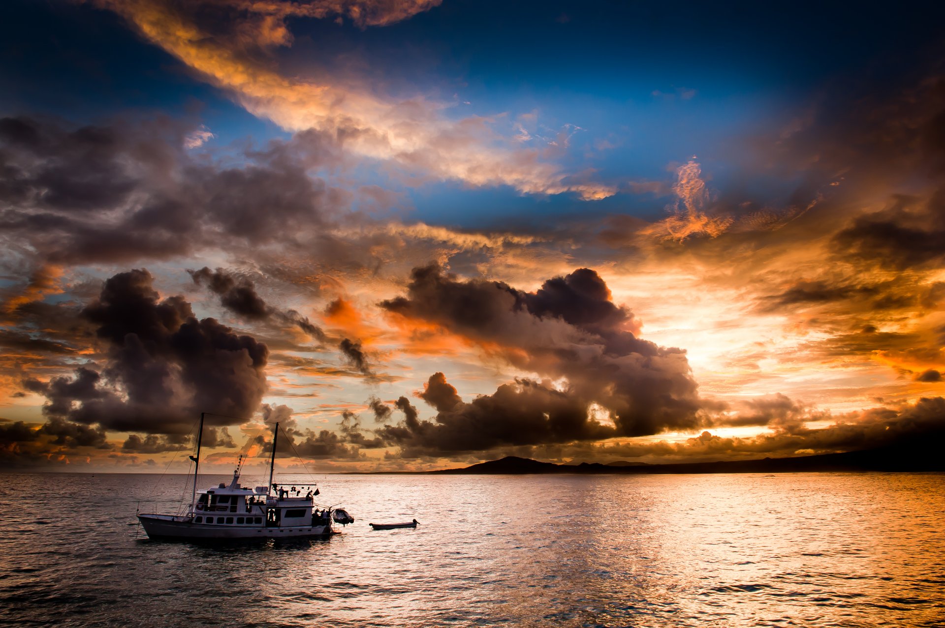 soir mer mer coucher de soleil yacht nuages nuages