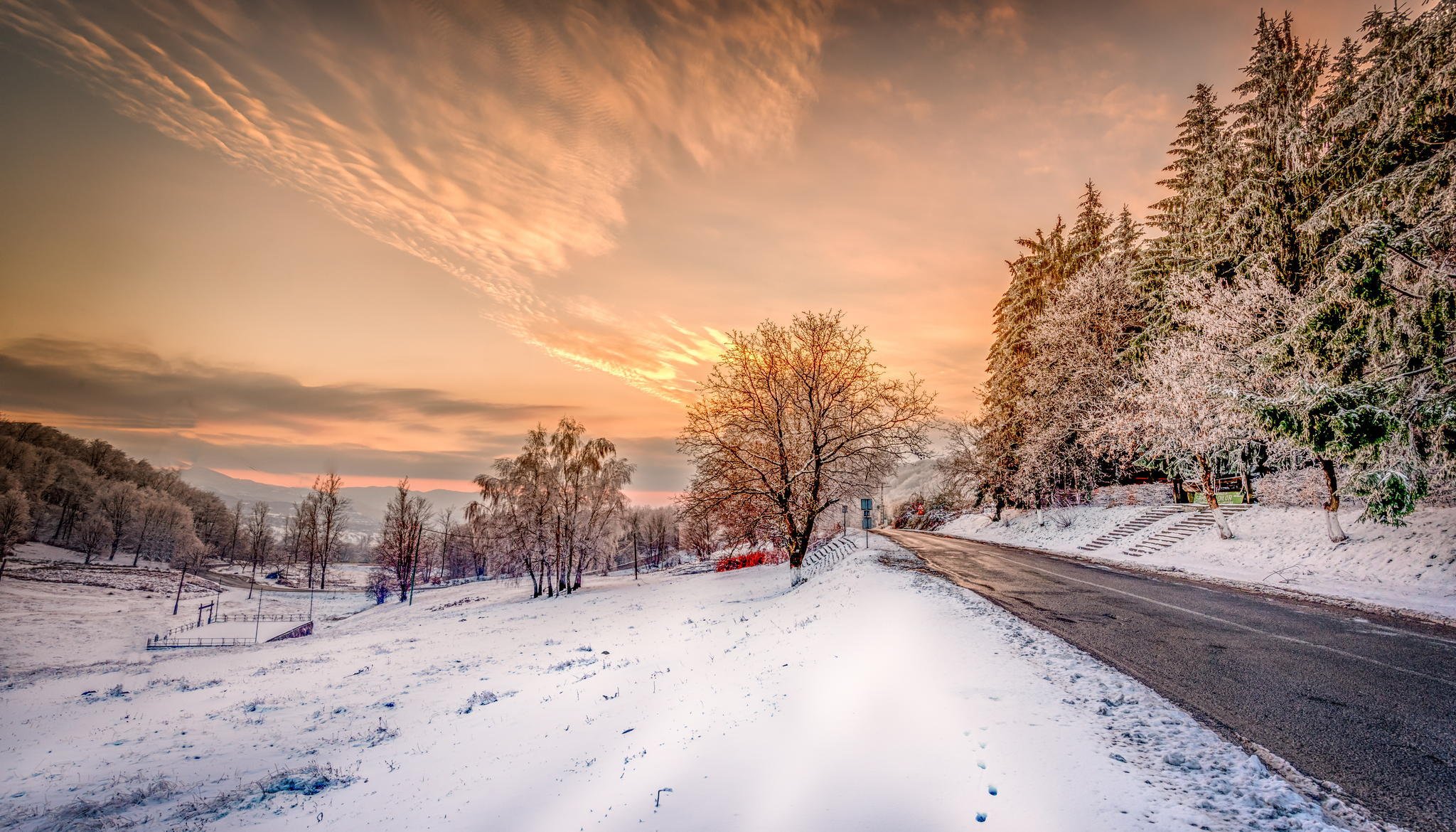 paisaje invierno nieve carretera árboles cielo puesta de sol