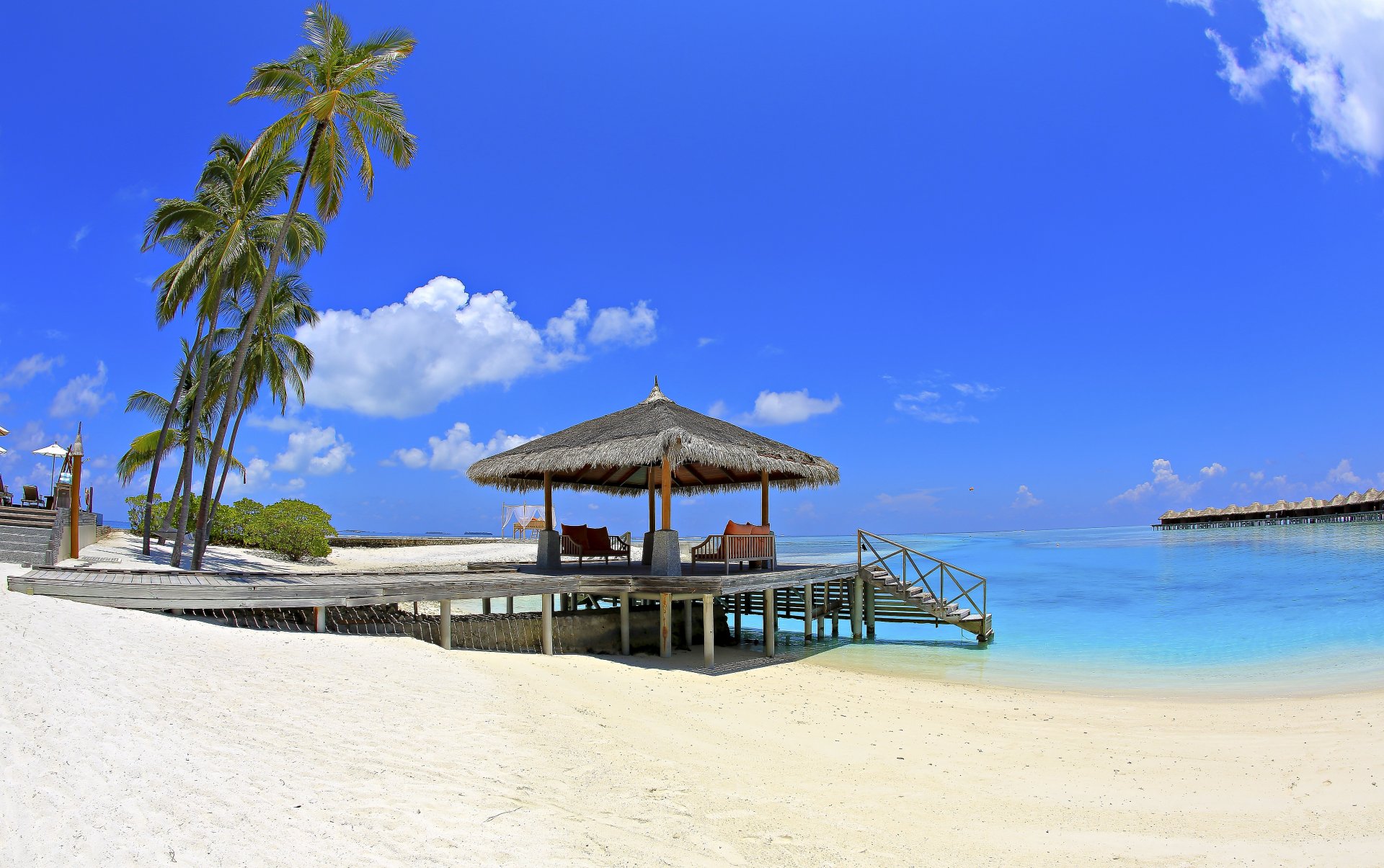 maldive bungalow cielo mare nuvole palme spiaggia sabbia vacanze paradiso