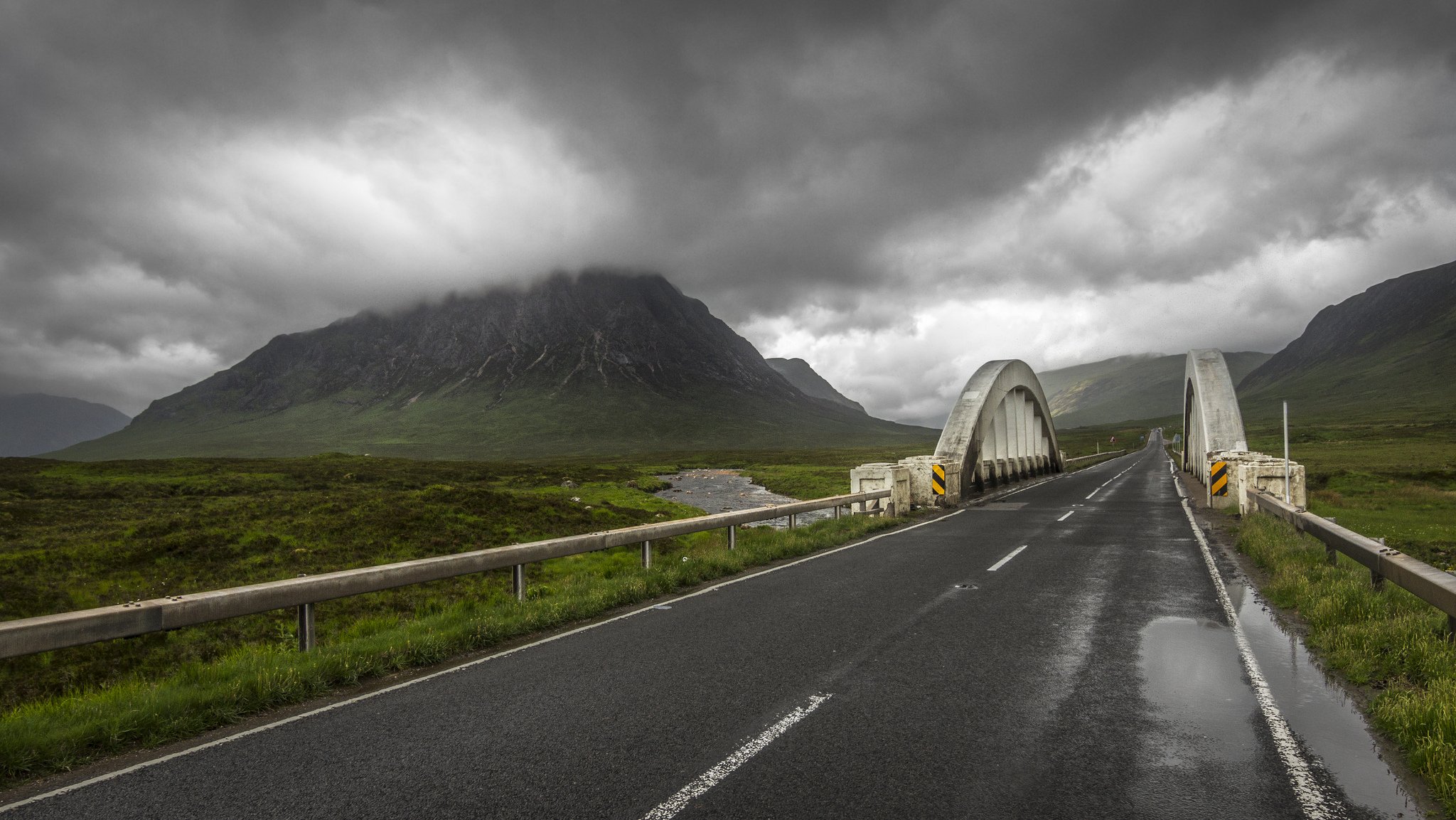 schottland berge brücke wolken straße