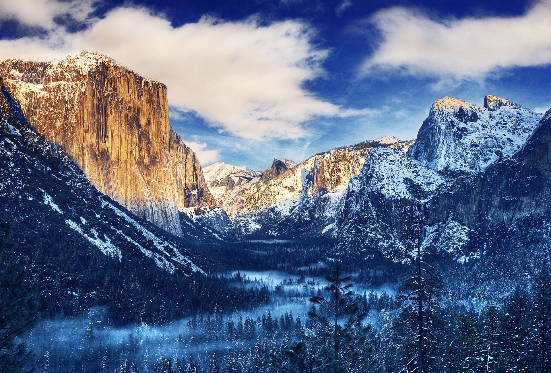 yosemite parc national sierra nevada montagnes forêt arbres ciel nuages hiver neige brouillard