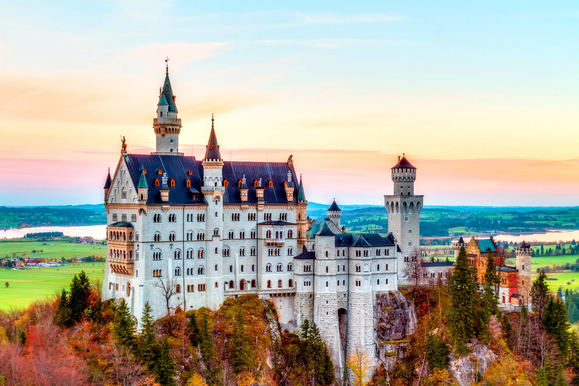 castillo de neuschwanstein baviera alemania alpes otoño montaña esplendor castillo neuschwanstein