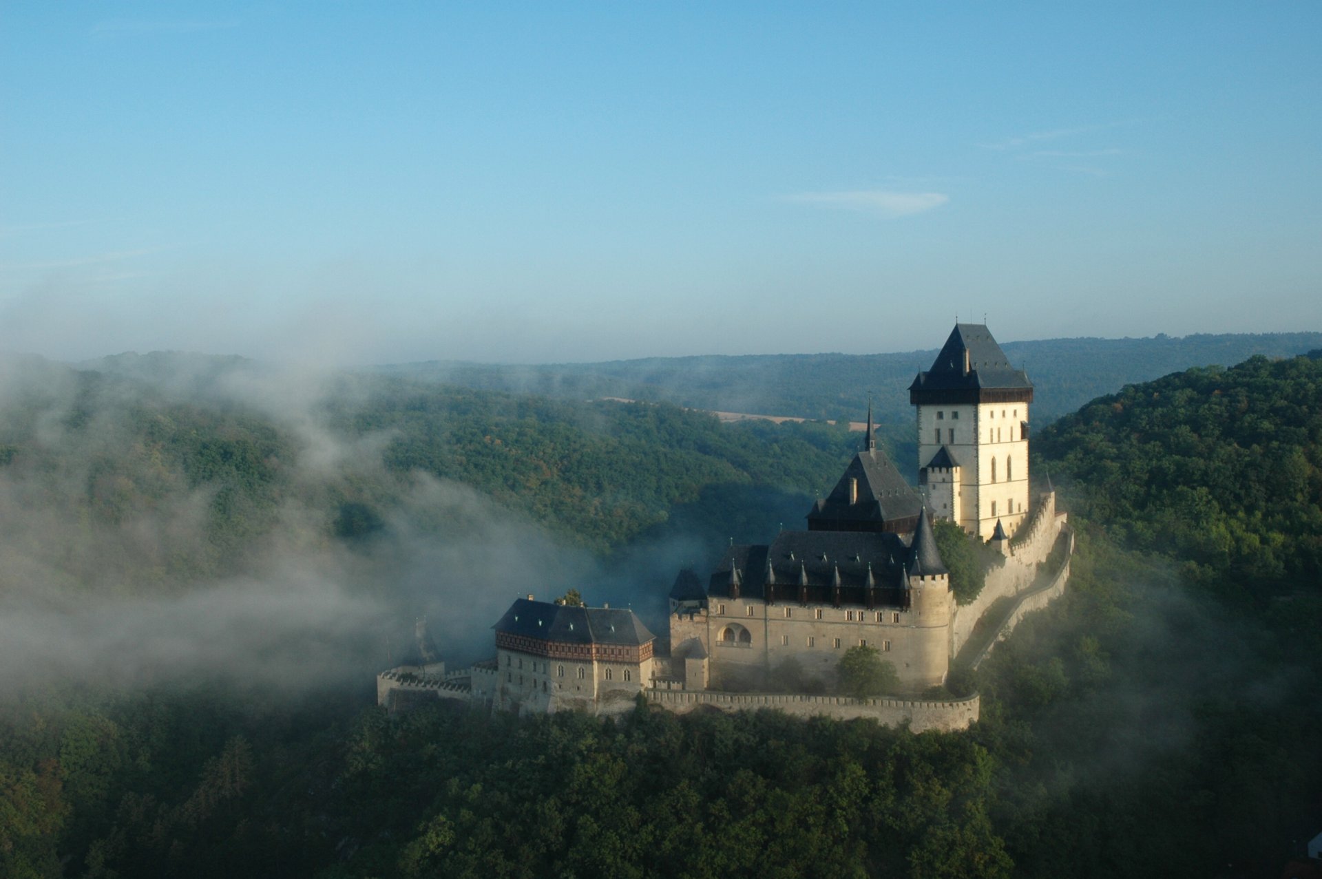 чехия замок карлштейн karlštejn