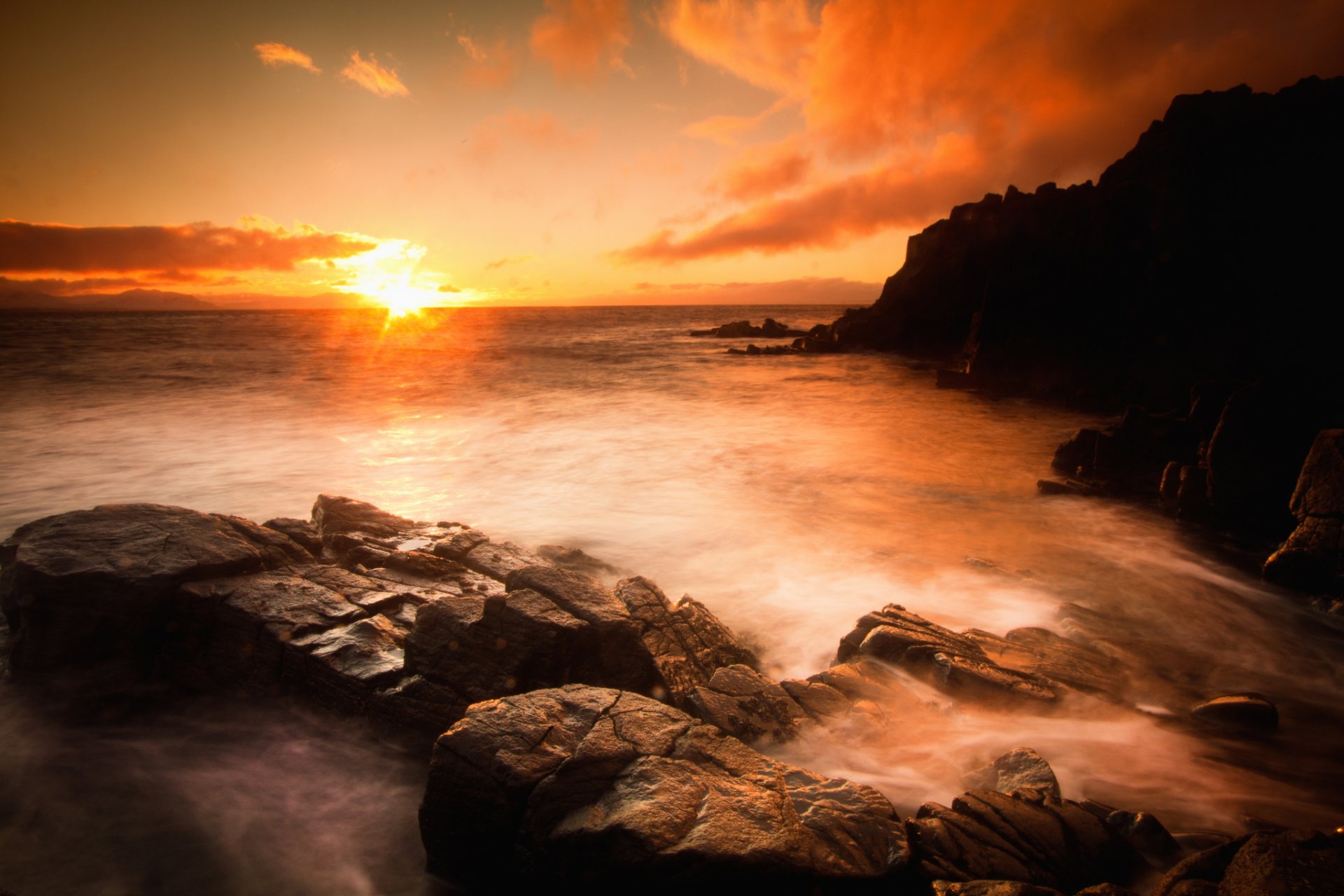 mer côte rochers pierres coucher de soleil