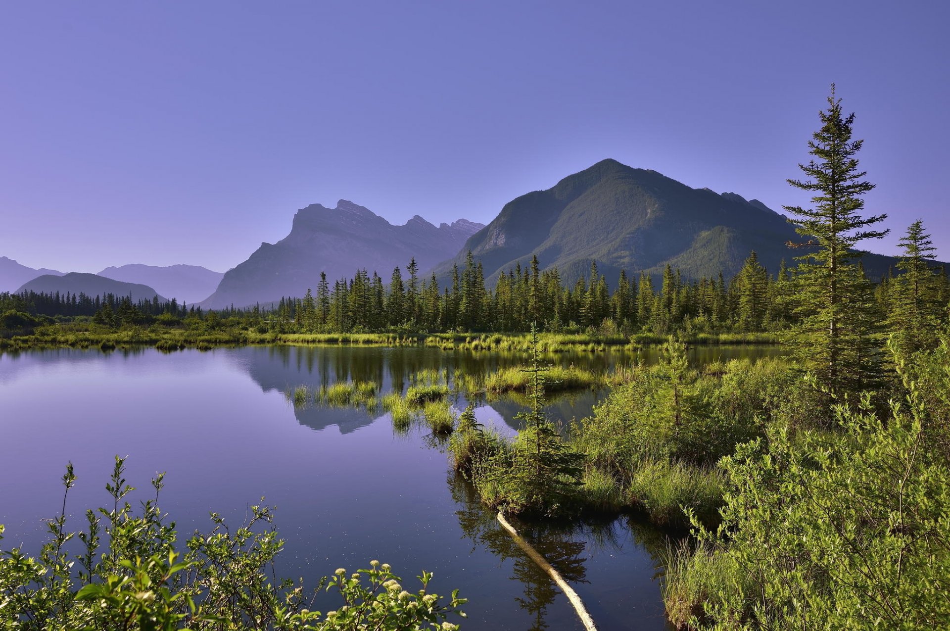 paisaje lago montañas árboles naturaleza