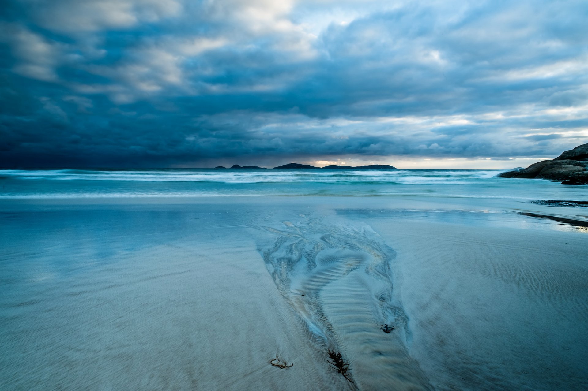 meer wellen strand sand wolken abend