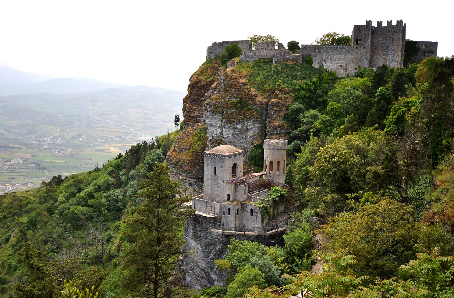 erice sicilia italia montagne valle castello roccia alberi cielo