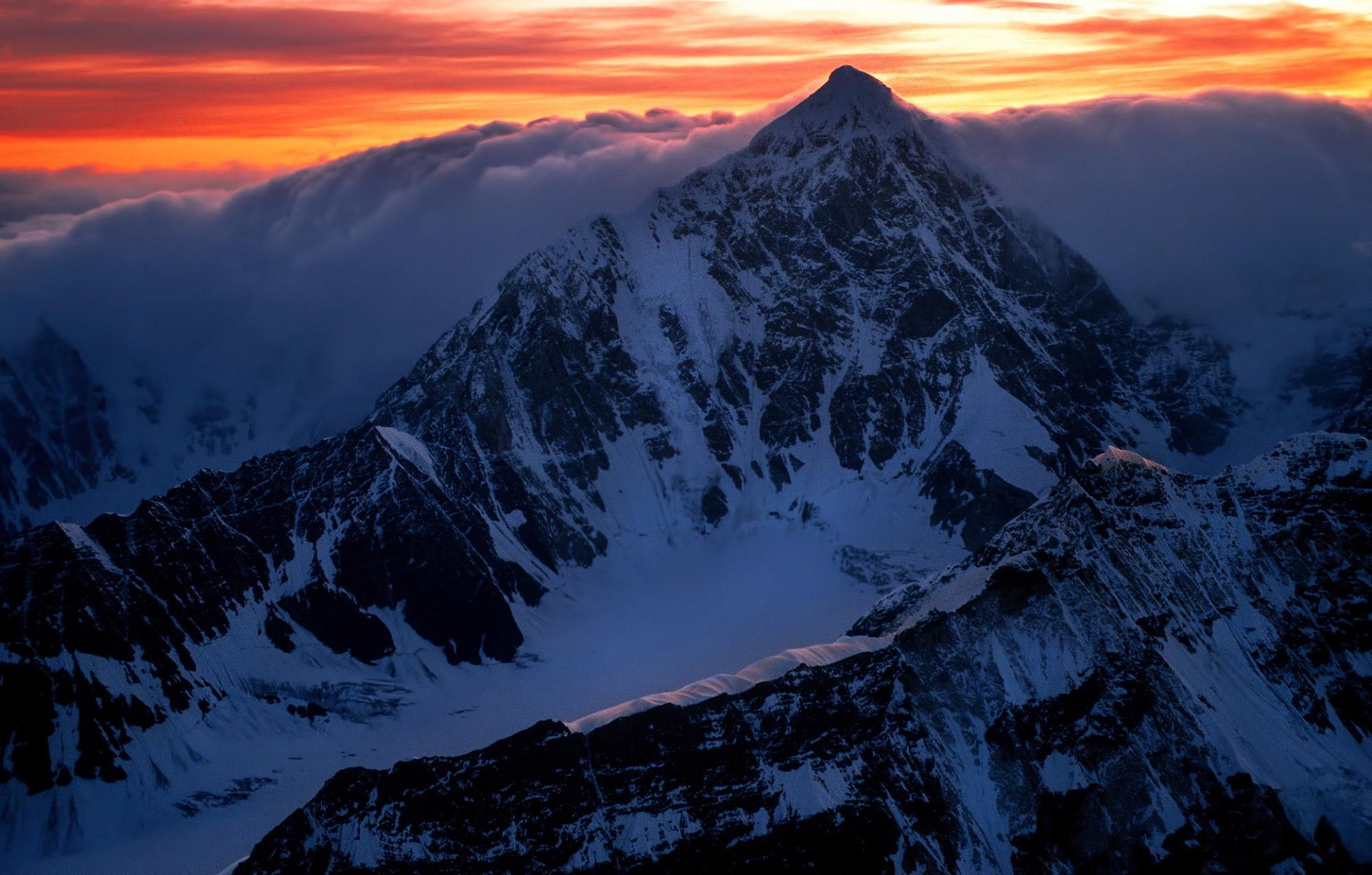 berge schnee dämmerung landschaft gipfel wolken