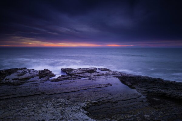 A gloomy morning by the sea