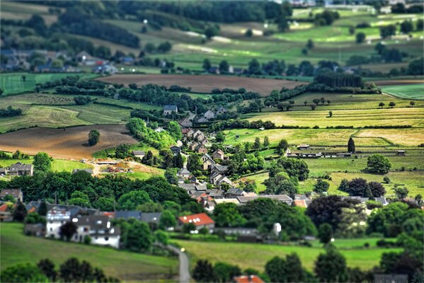 Vista del Villaggio del Belgio, casette