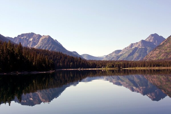 Lake landscape with mountains