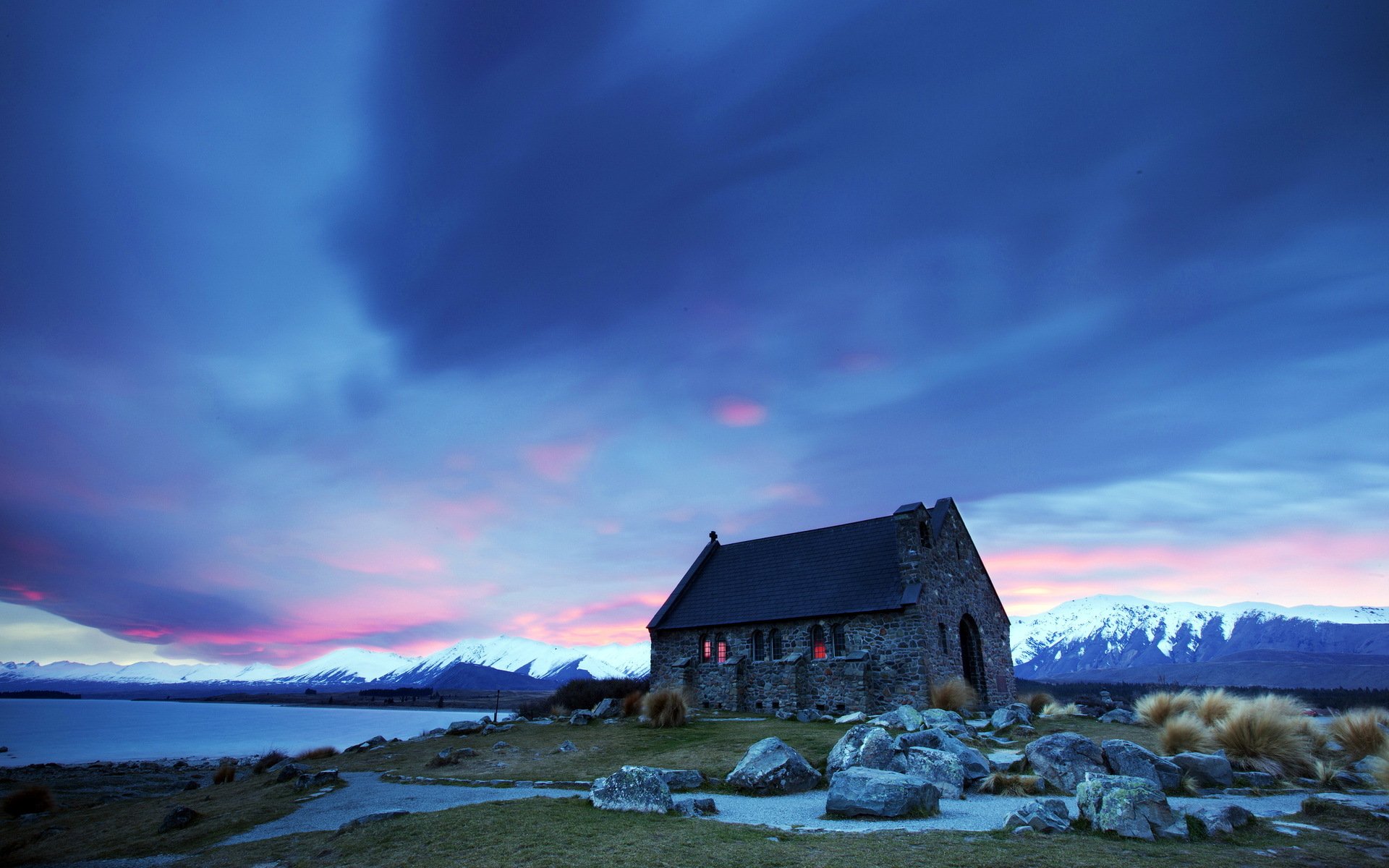 templo montañas puesta de sol paisaje