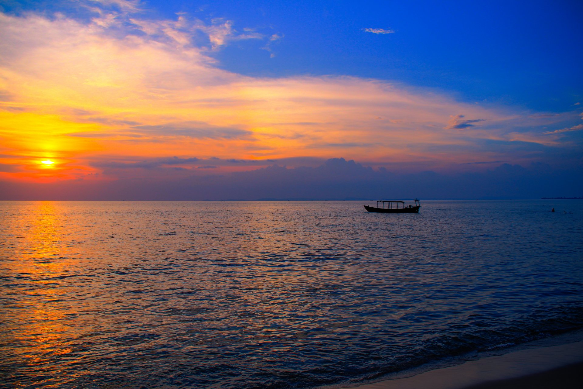 asie cambodge plage d otres mer bateau coucher de soleil