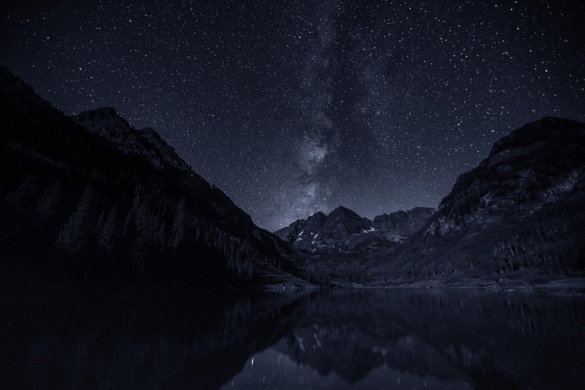 notte montagne cielo via lattea stelle lago