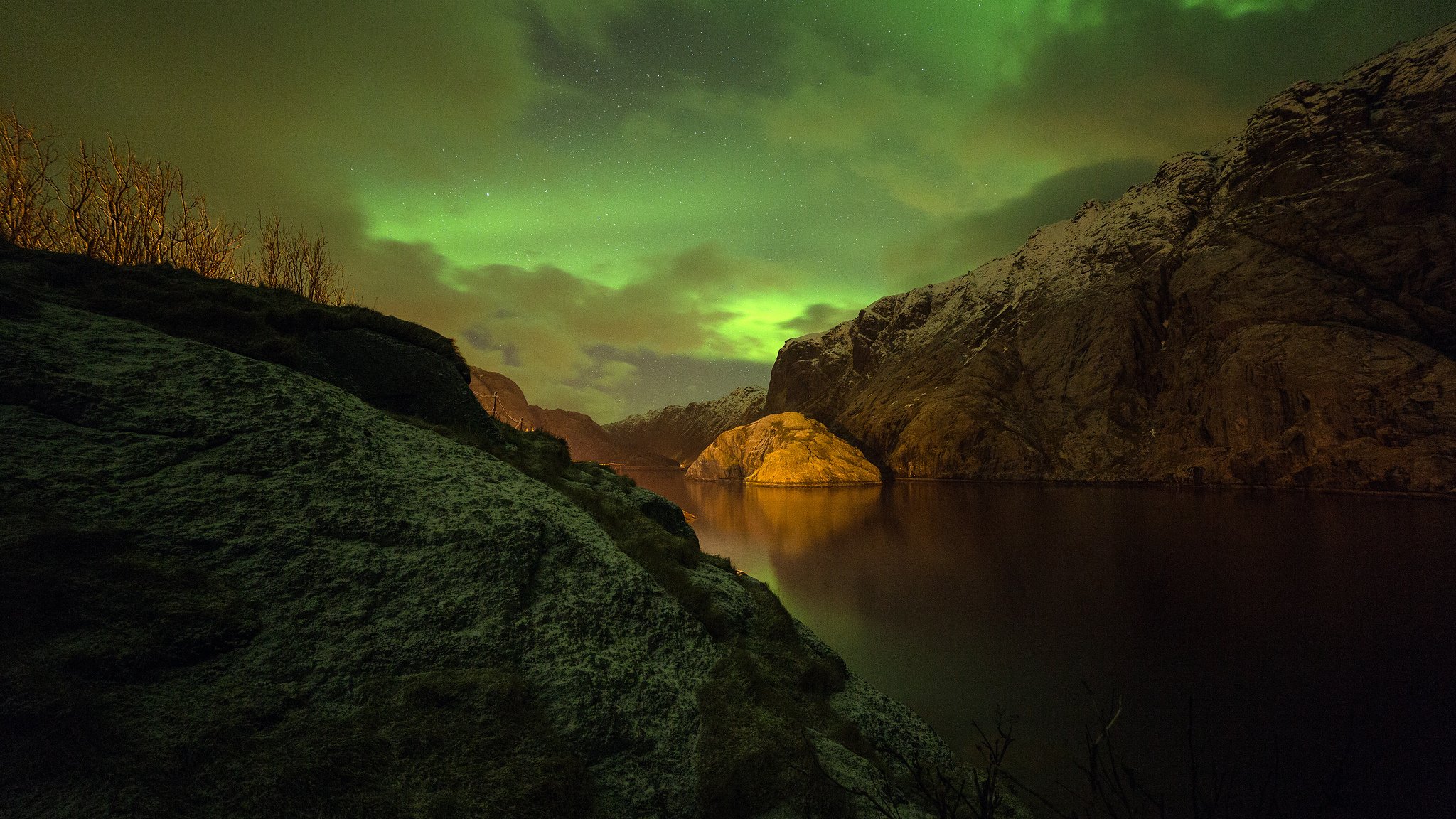 norvegia isola di brattholme notte aurora boreale