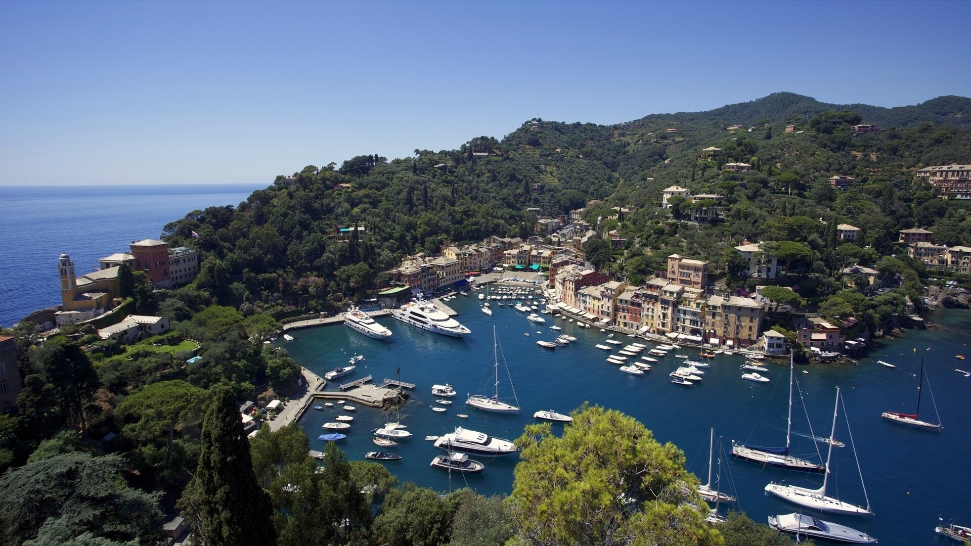 portofino liguria italia morze liguryjskie włochy zatoka jachty panorama łodzie wybrzeże