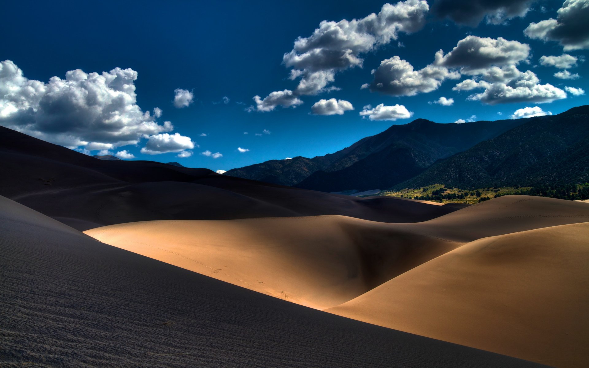 montagnes sable paysage