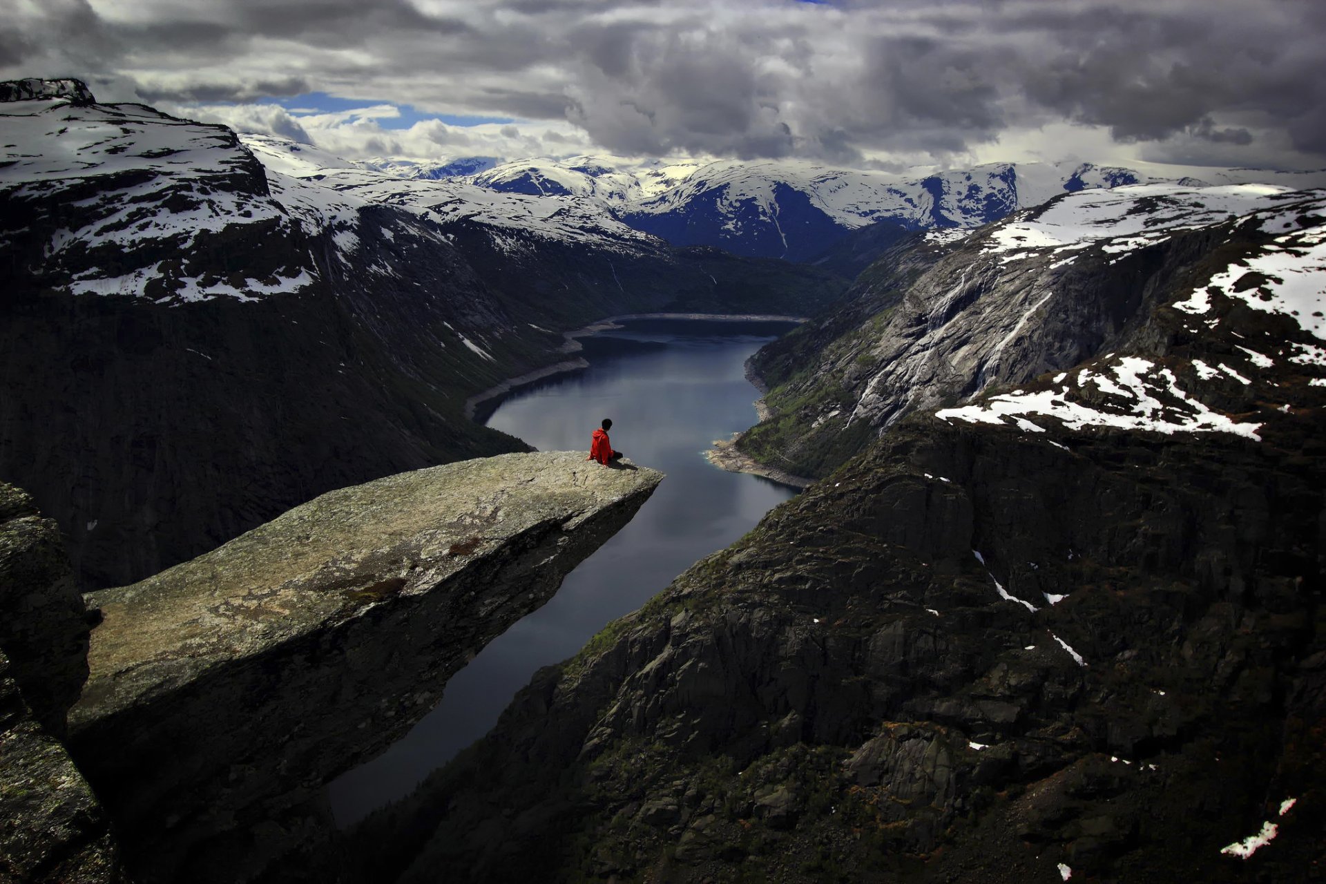 trollsprache steinvorsprung norwegen ansicht