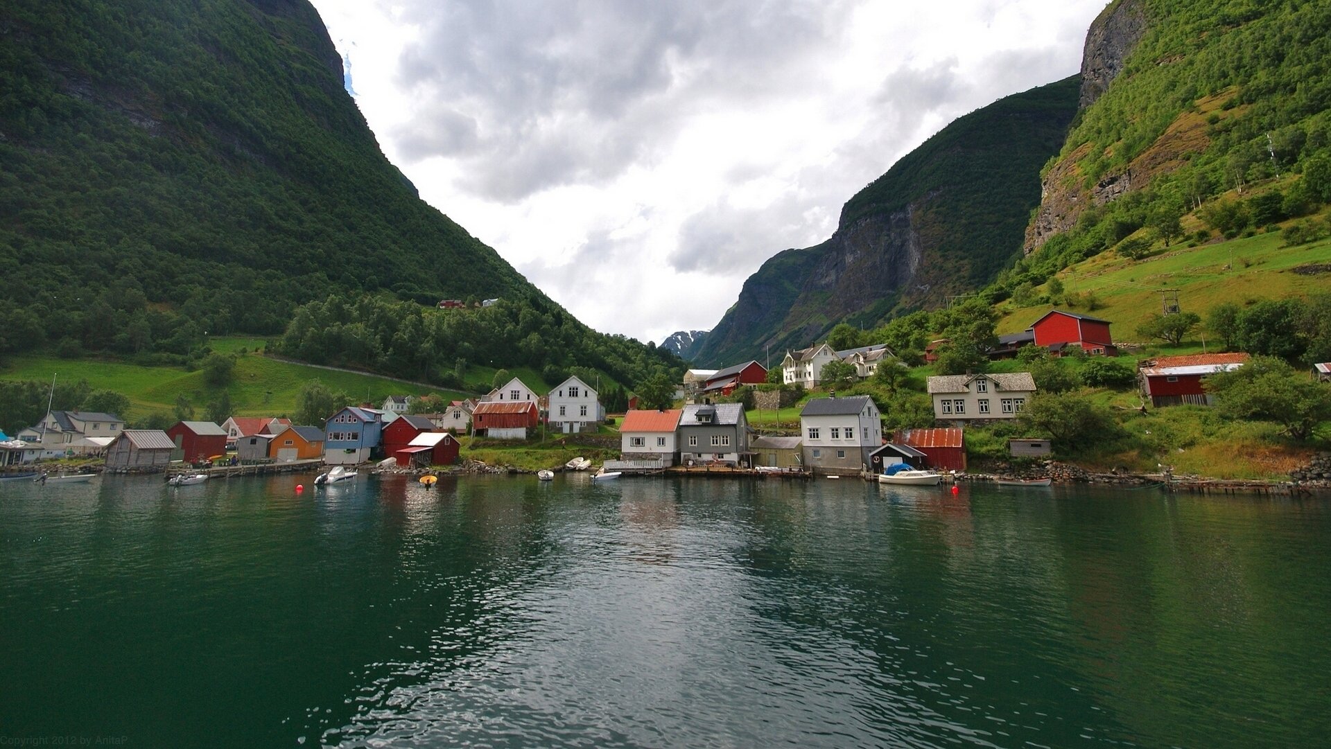 undredal norwegia fiord góry domki wieś