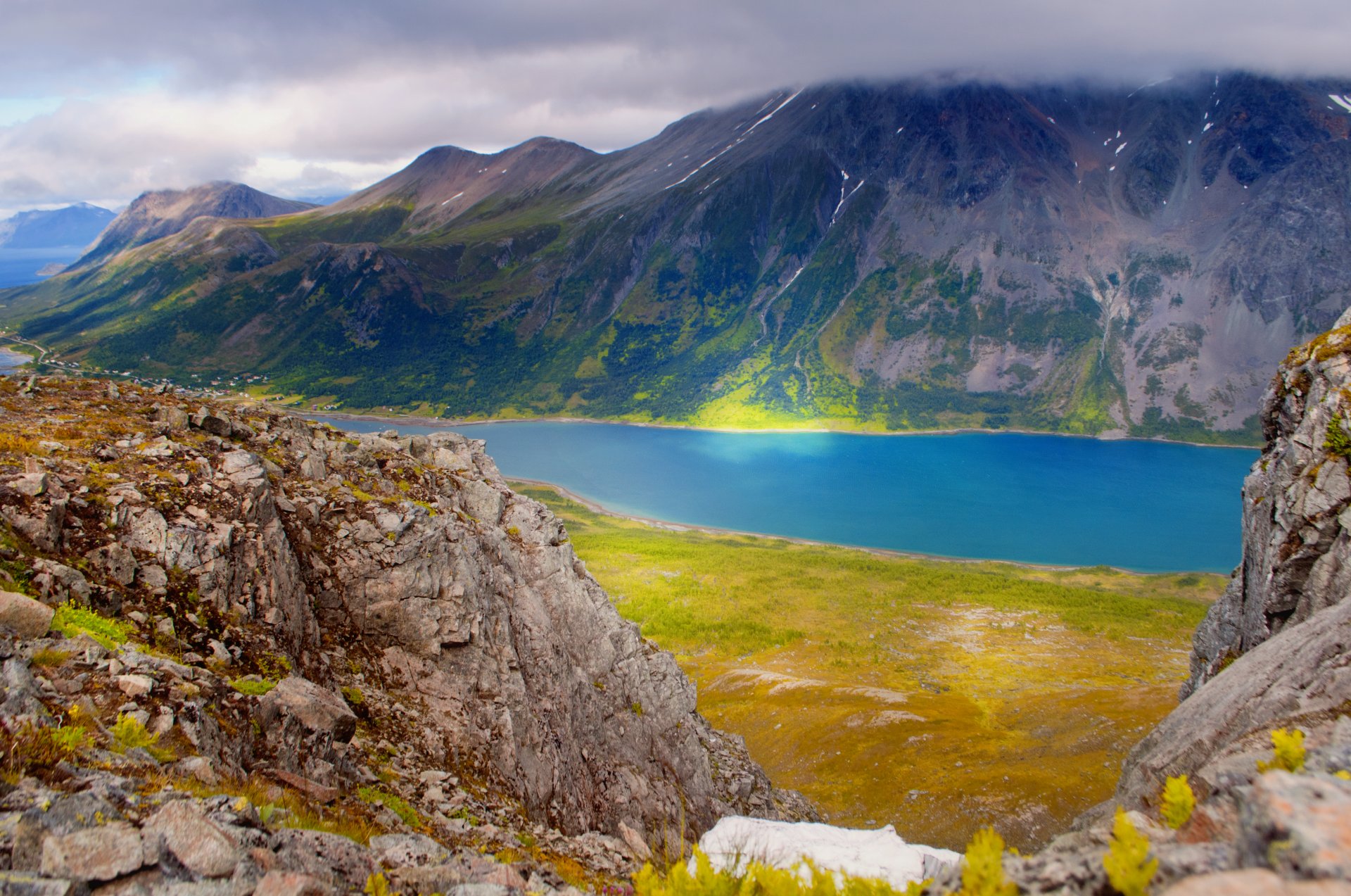 norvège montagnes mer soleil sommet