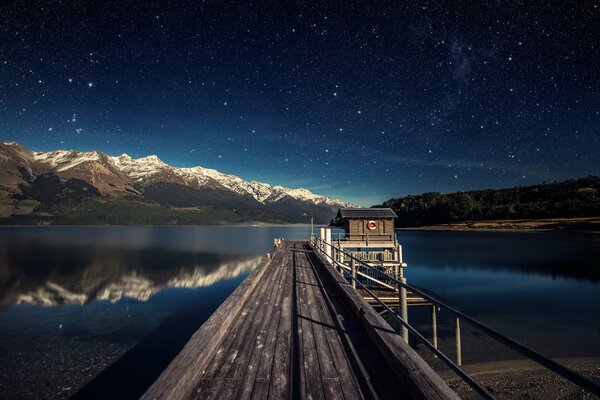 Lago Wakatipu in Nuova Zelanda