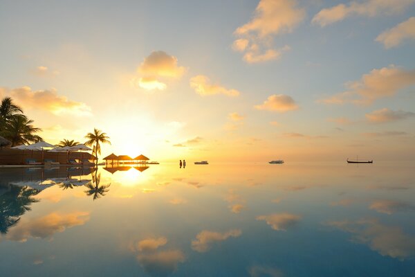 Sunset in the Maldives with the horizon line