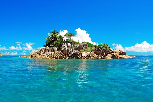 Île fantastique aux Seychelles
