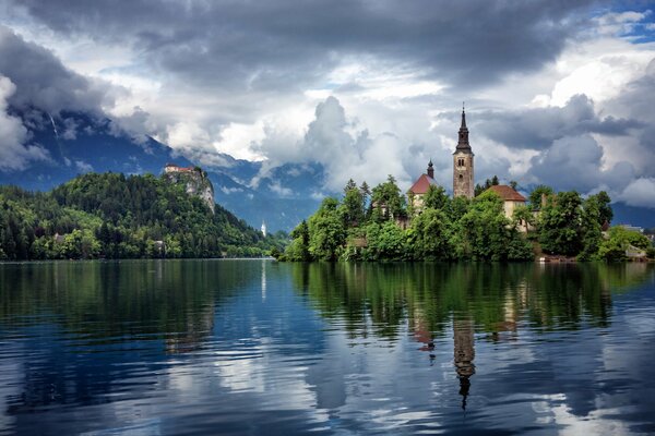 Die Natur von Slowenien. Slowenischer See