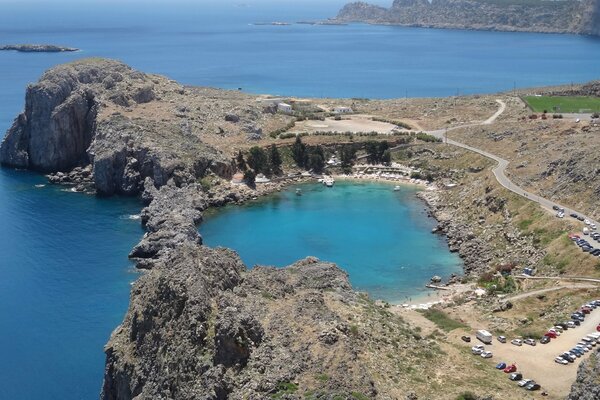 Bahía de lindos en la isla de Grecia