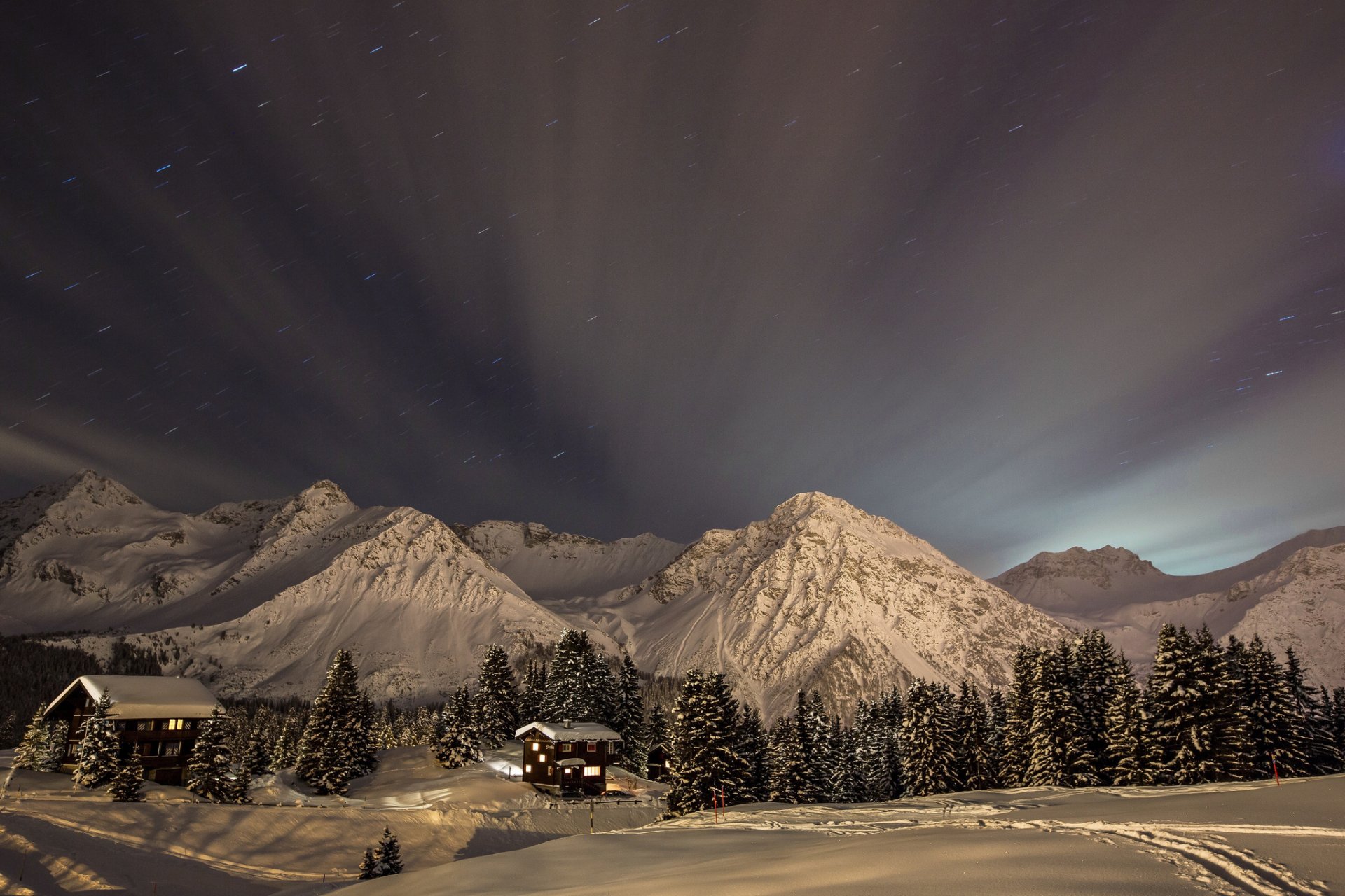 naturaleza paisaje montañas cielo nieve invierno árboles abeto casa